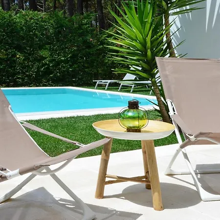 Villa Aroeira Sleeps 8 Pool Wifi